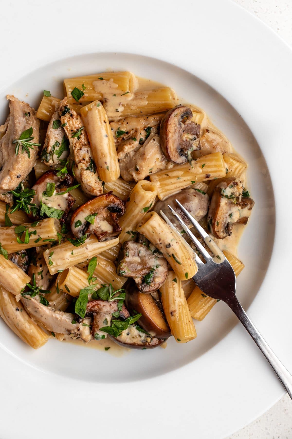 Easy Chicken and Mushroom Pasta for Weeknight Dinners